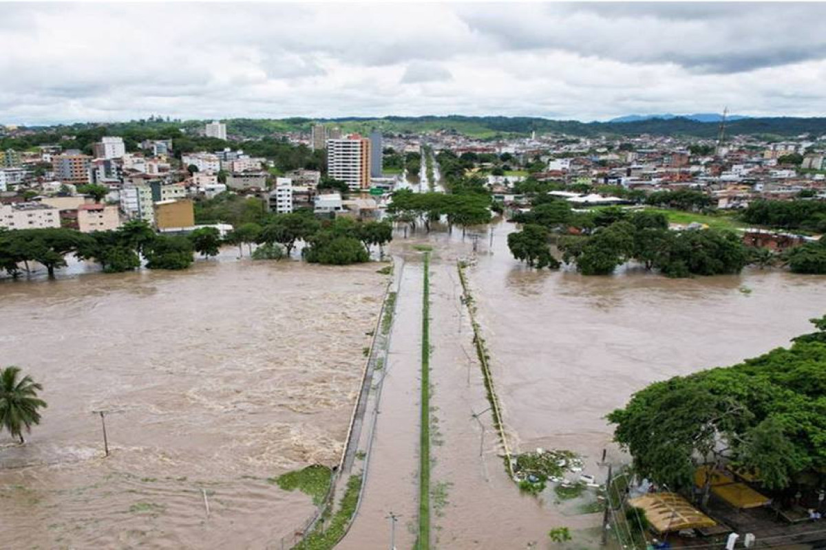 Death toll from floods in Brazil surpasses 10 - Authorities
