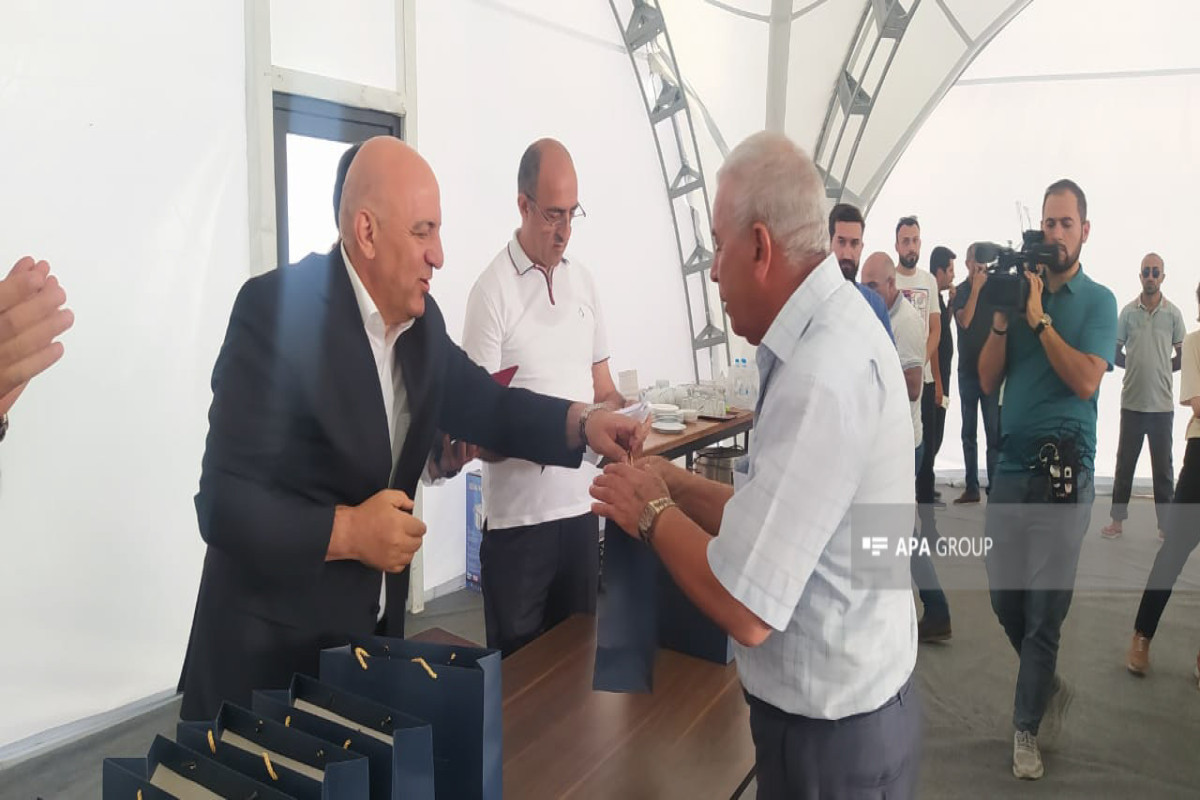 Azerbaijani families relocated to Lachin were given keys to their houses-PHOTO 