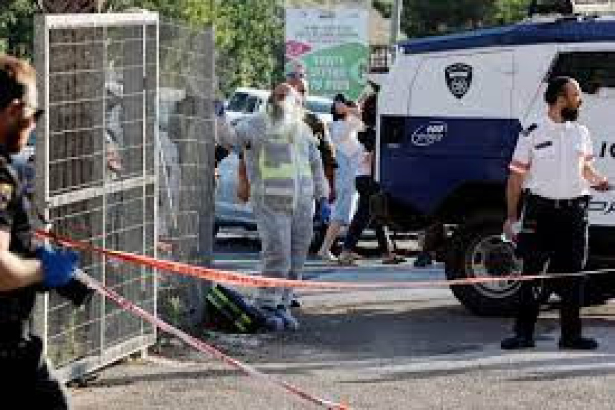 Palestinian gunmen kill four Israelis in West Bank