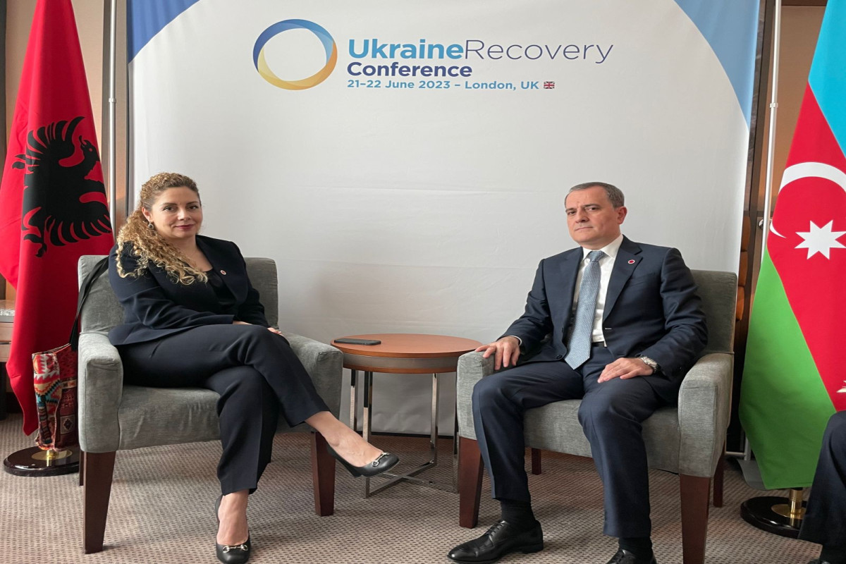 Azerbaijan's Foreign Minister discusses perspectives in the energy field of with his Albanian counterpart