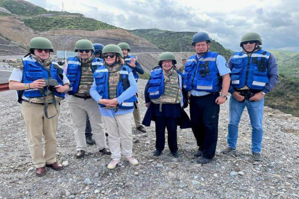EU mission in Armenia and European parliamentarians visited Hakari bridge on the border with Azerbaijan