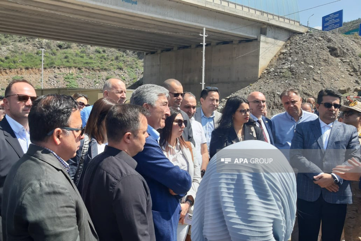 Foreign diplomats visited Hakari bridge on border with Armenia