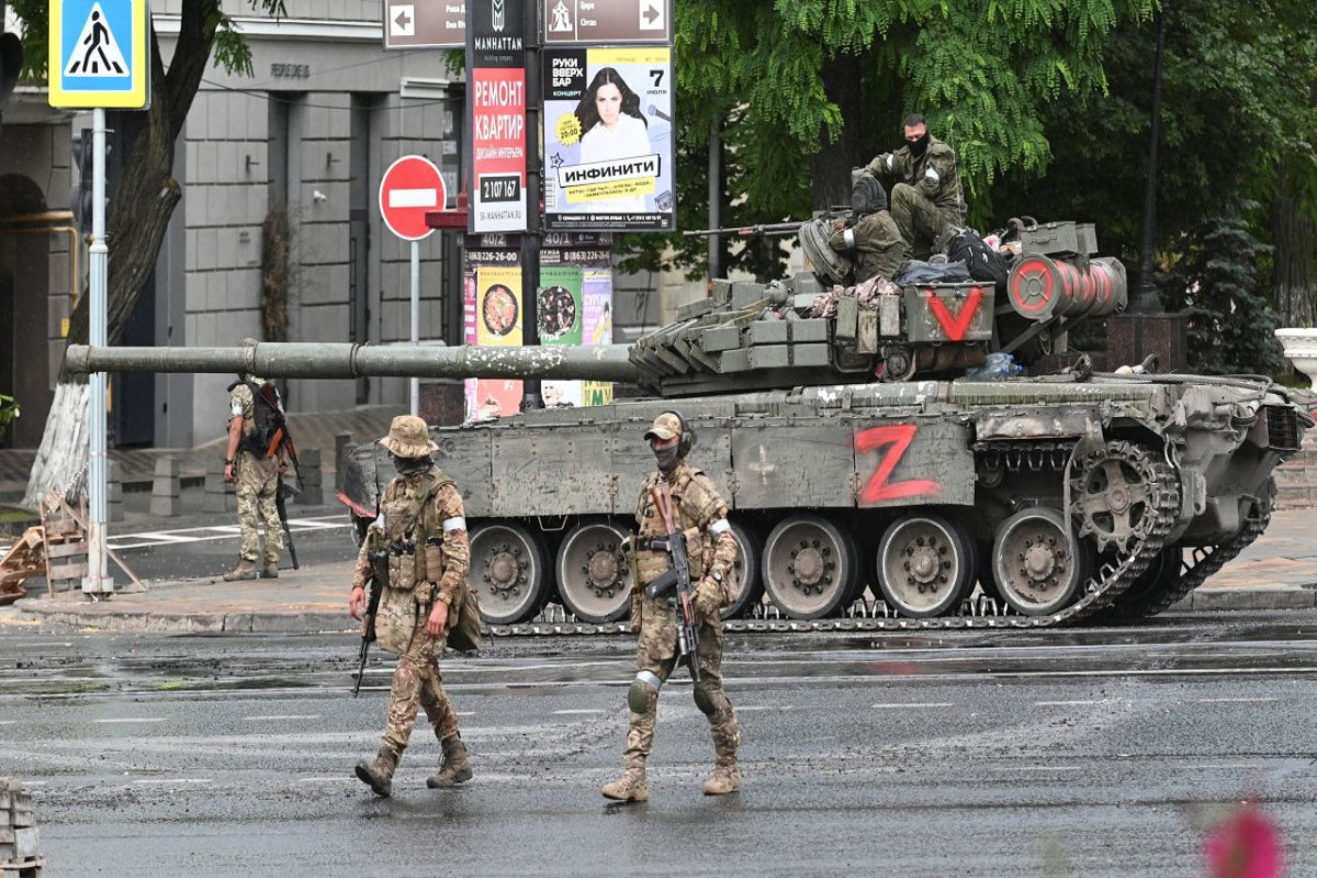 Rebel Russian mercenaries barrel towards Moscow