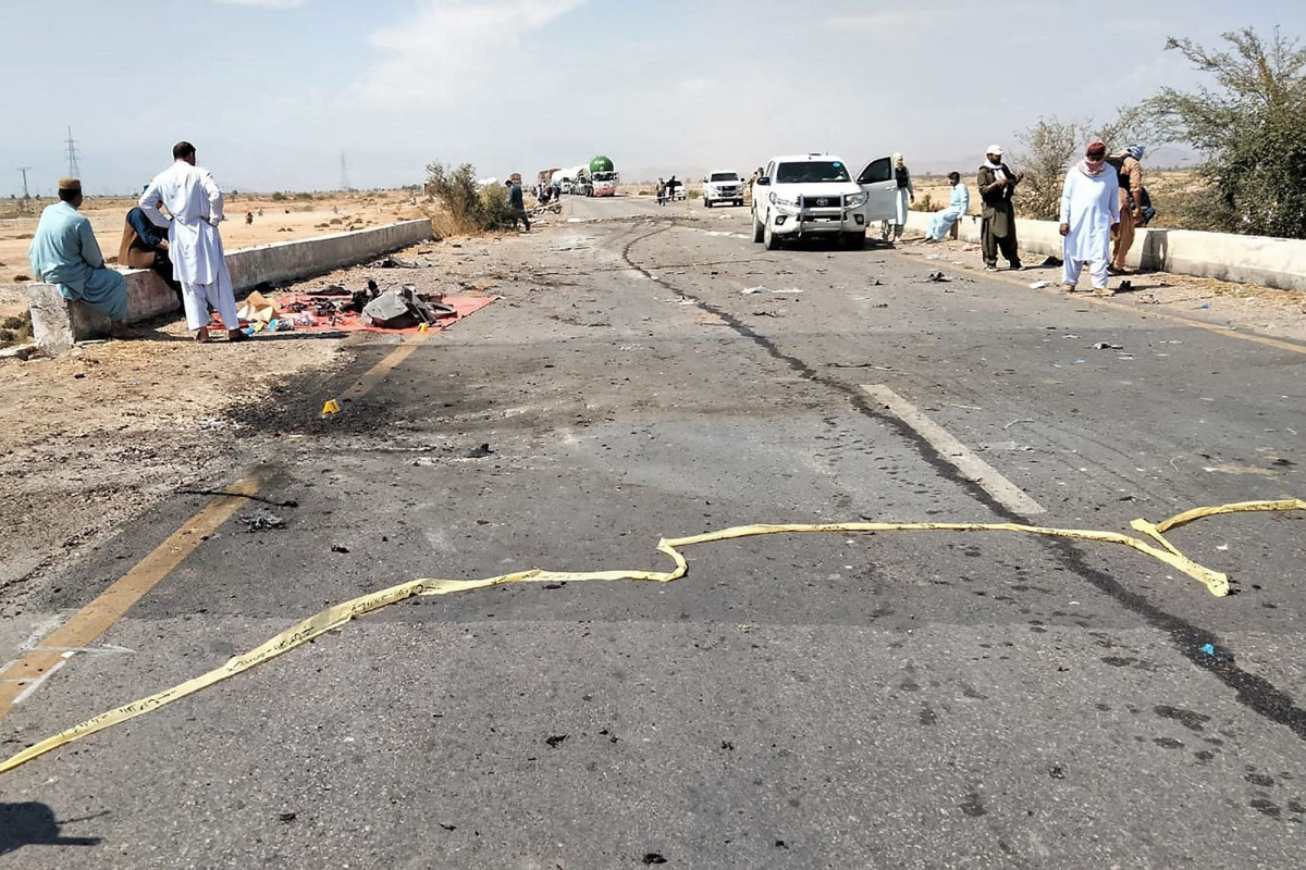 Policeman killed, 5 injured in suicide attack in SW Pakistan