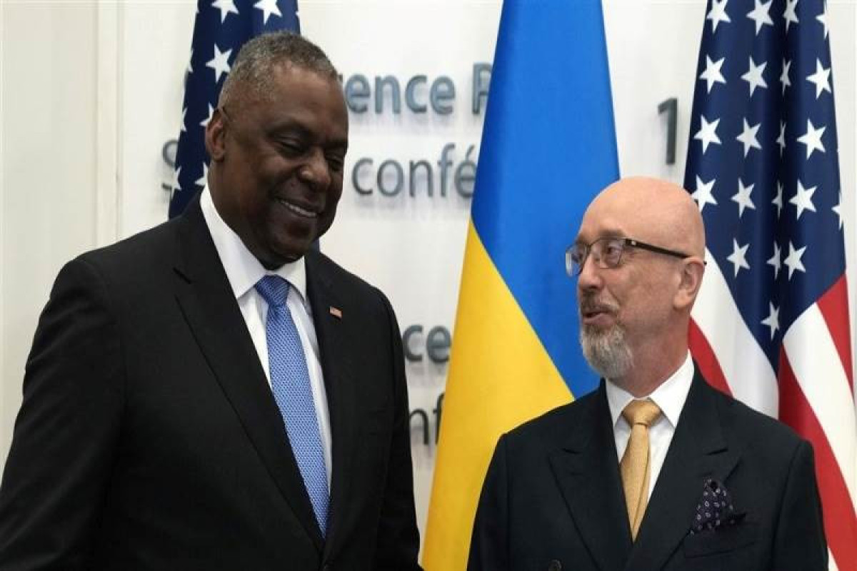 Ukraine's defense minister talks Russia with US' Austin