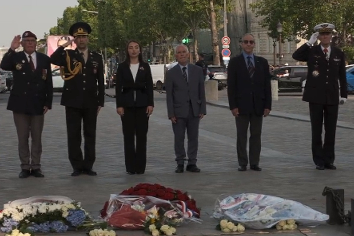 On Azerbaijan Armed Forces Day, a wreath placed in front of the "Eternal Torch" in Paris, and the anthem performed-VIDEO 