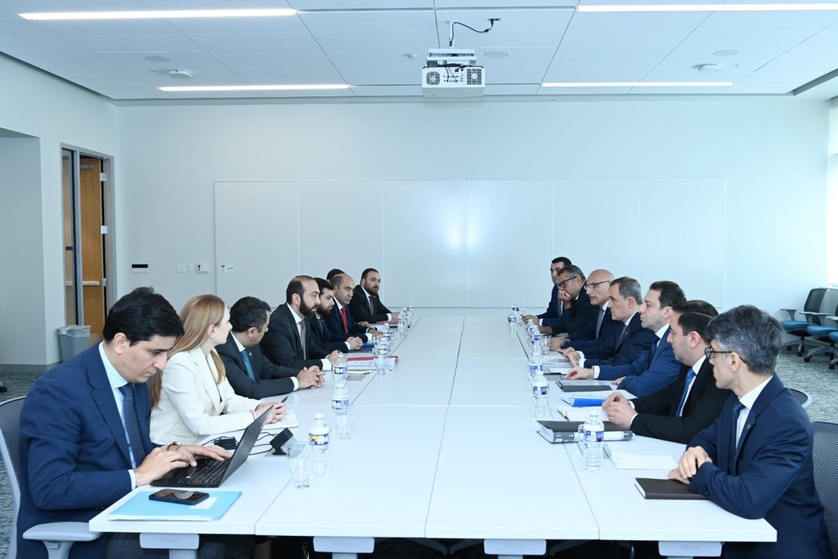 Meeting of Azerbaijani and Armenian FMs starts -UPDATED 