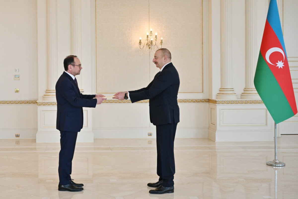President Ilham Aliyev received credentials of incoming ambassador of Bulgaria-UPDATED 
