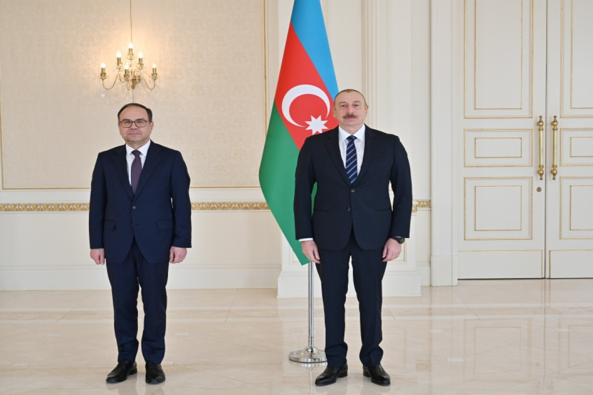 Bulgaria Ambassador to Azerbaijan Rouslan Stoyanov and President of the Republic of Azerbaijan lham Aliyev