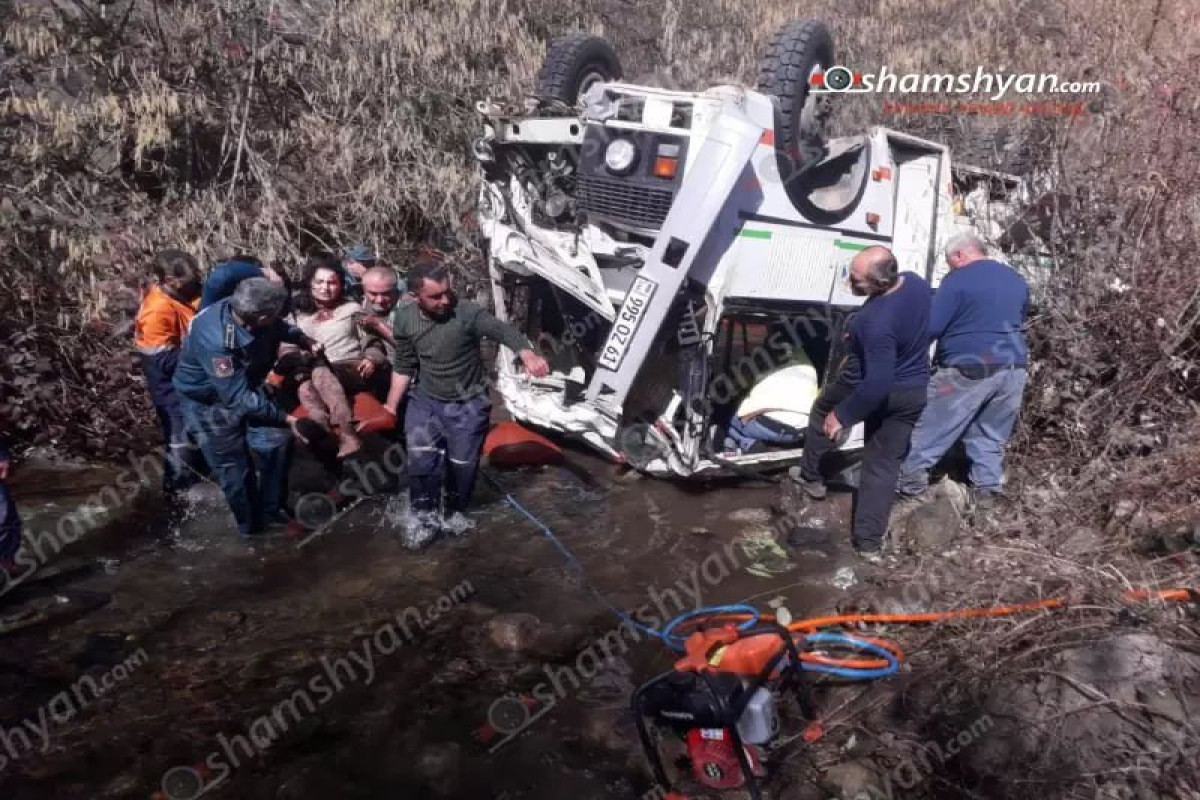23 injured, 1 dead after bus carrying schoolchildren falls into ravine in Armenia