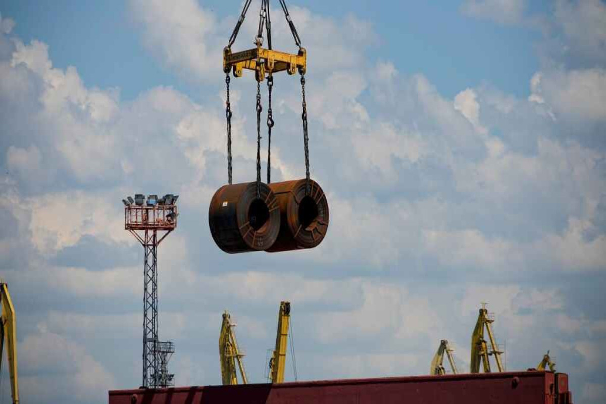 Canada bans import of Russian aluminum, steel