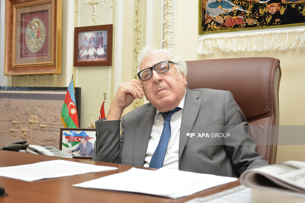 Anar Rzayev, People's writer