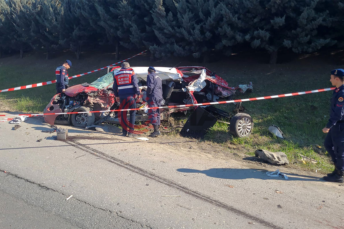 6 dead as truck overturns on cars in Istanbul