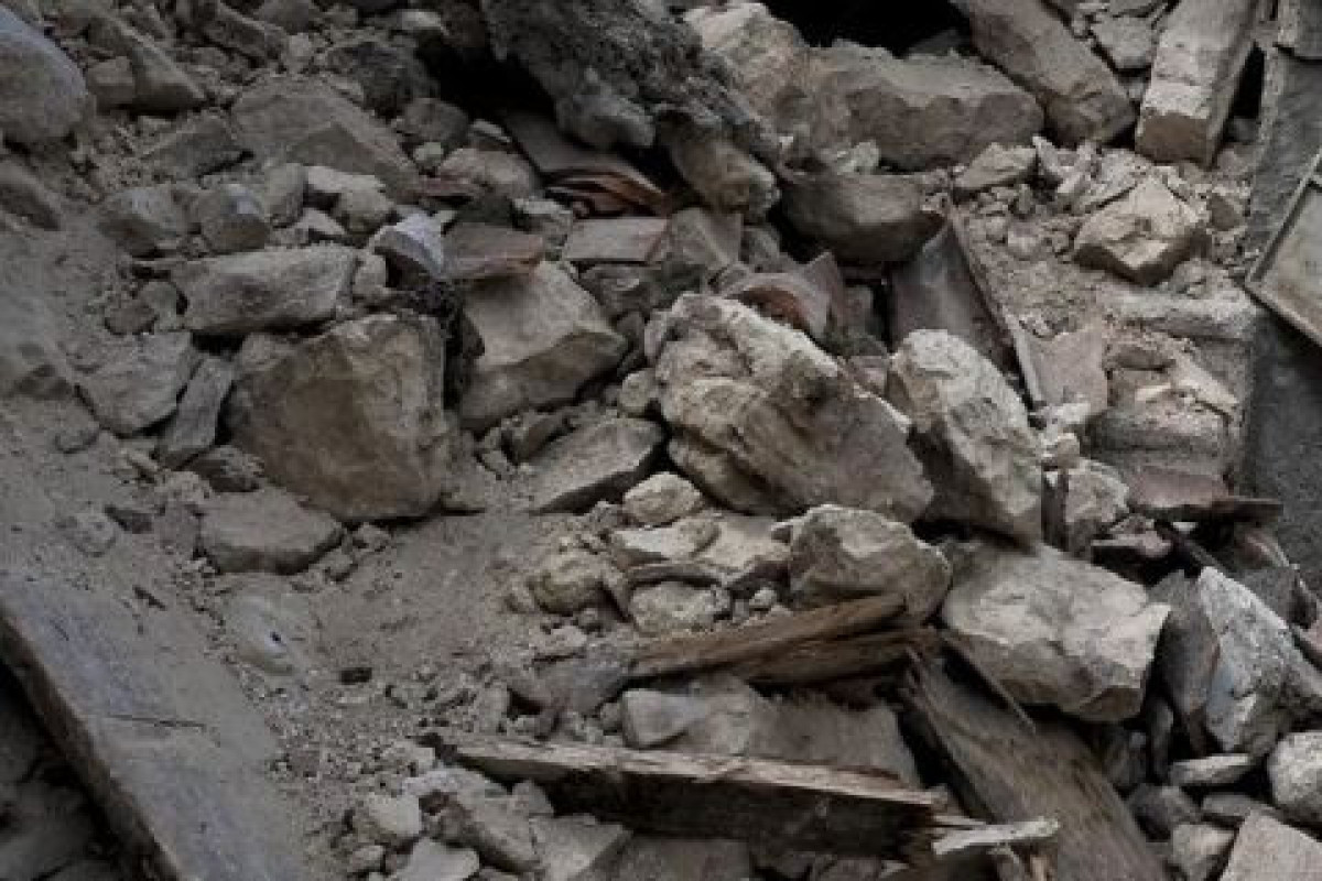 35 dead, 16 hurt in India stepwell accident