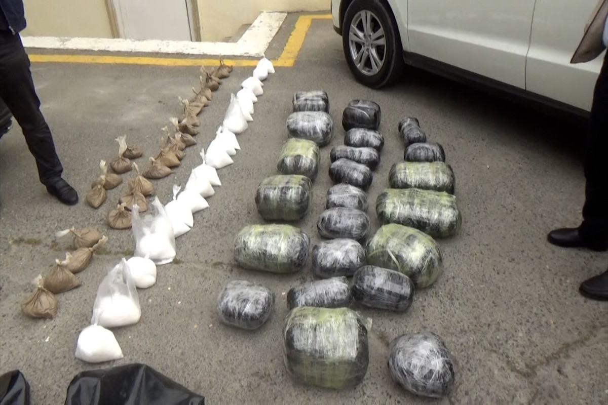 Azerbaijan detains two citizens bringing 112 kg of narcotics from Iran