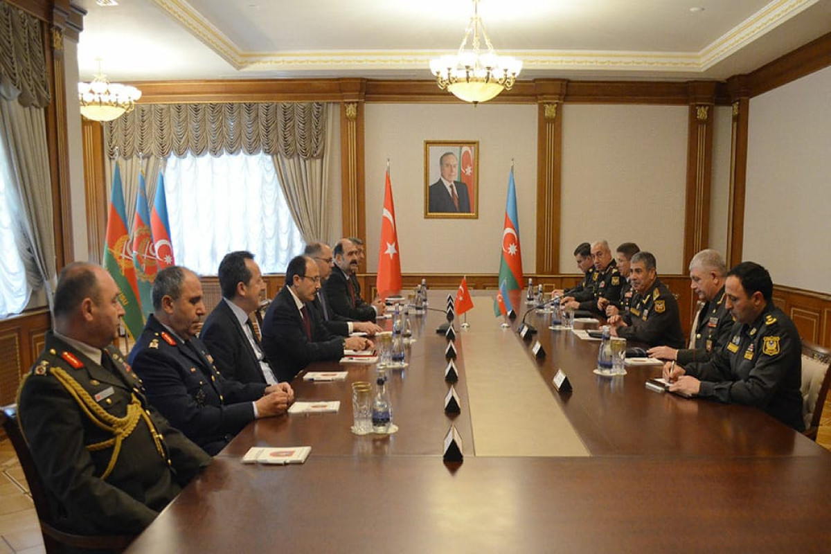 Azerbaijani Defense Minister and First Deputy Defense Minister met with National Defense University of Türkiye-PHOTO 