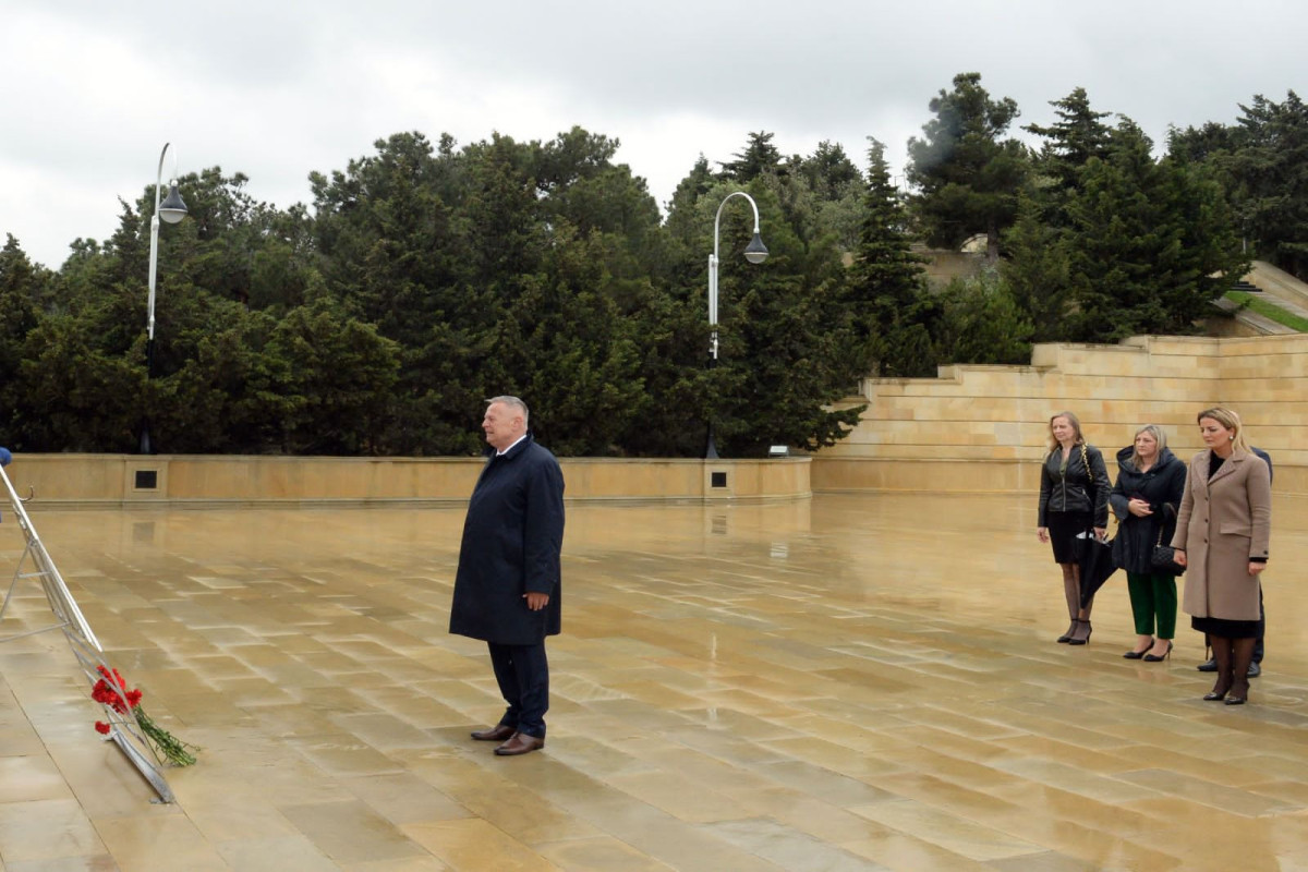 Croatian parliamentary delegation visits Great Leader’s grave and Alley of Martyrs