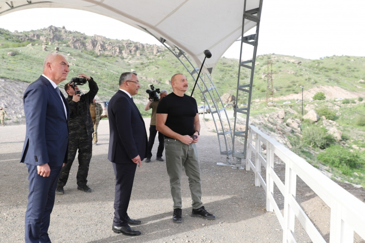 President Ilham Aliyev examined progress of construction in village of Zabukh of Lachin district