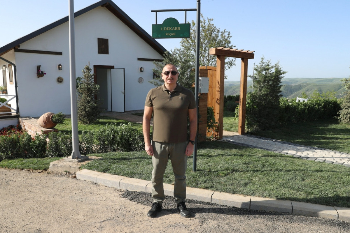 President Ilham Aliyev unveiled 1 December Street sign and viewed renovated house