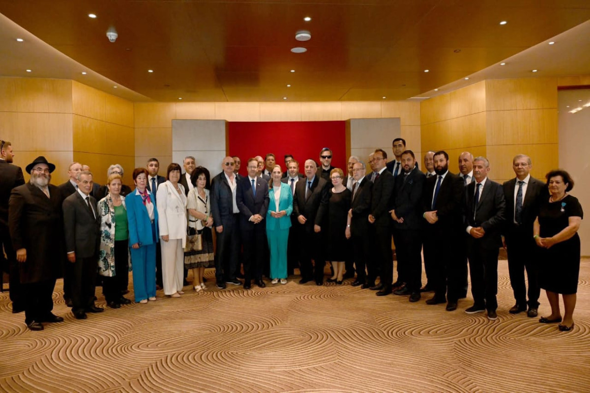 Israeli President  meets with Jewish community of Azerbaijan