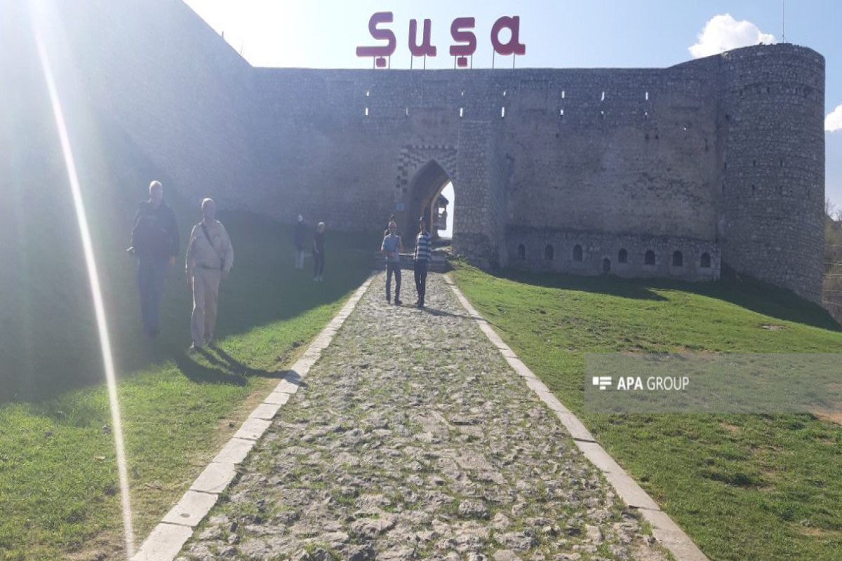 Foreign travelers visit Jidir plain in Azerbaijan’s Shusha
