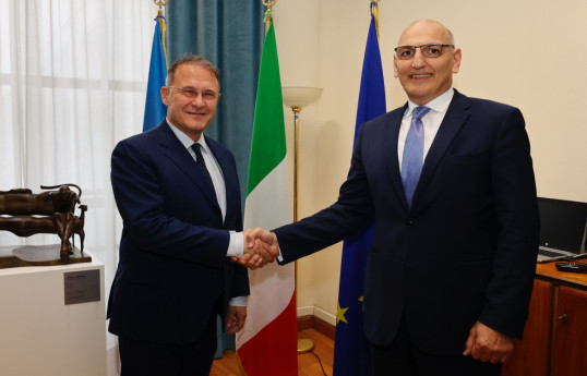 Representative of Azerbaijani President on special assignments met with Italian Deputy FM