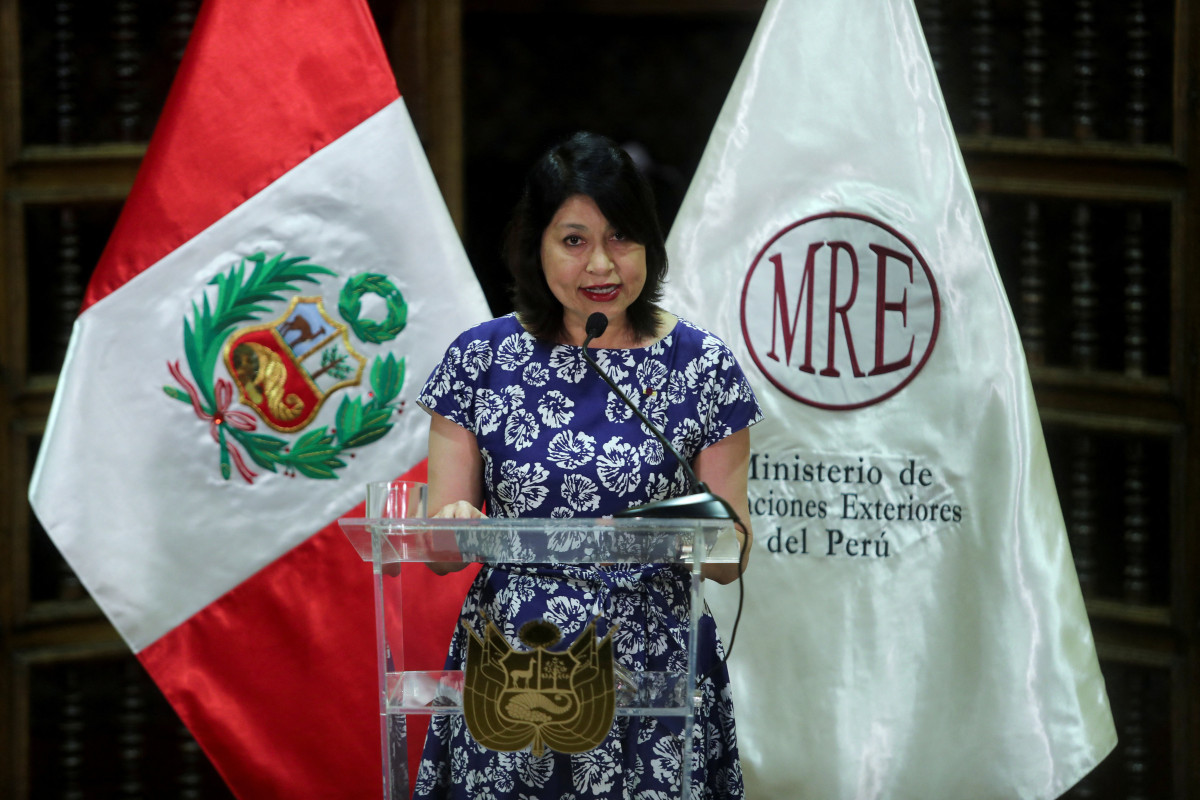 Peru foreign minister resigns amid criticism of president