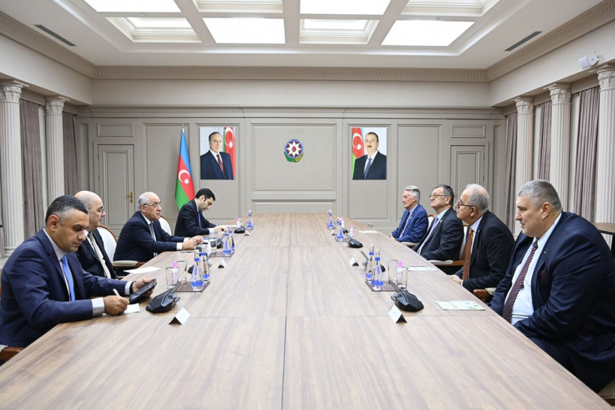 Azerbaijani PM  meets with Presidents of European Volleyball Confederation and Turkish Volleyball Federation