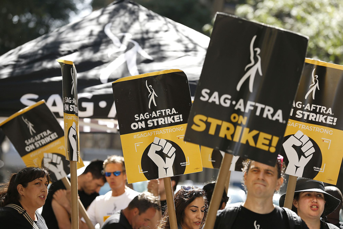 Actors union SAG-AFTRA reaches tentative deal to end monthslong strike
