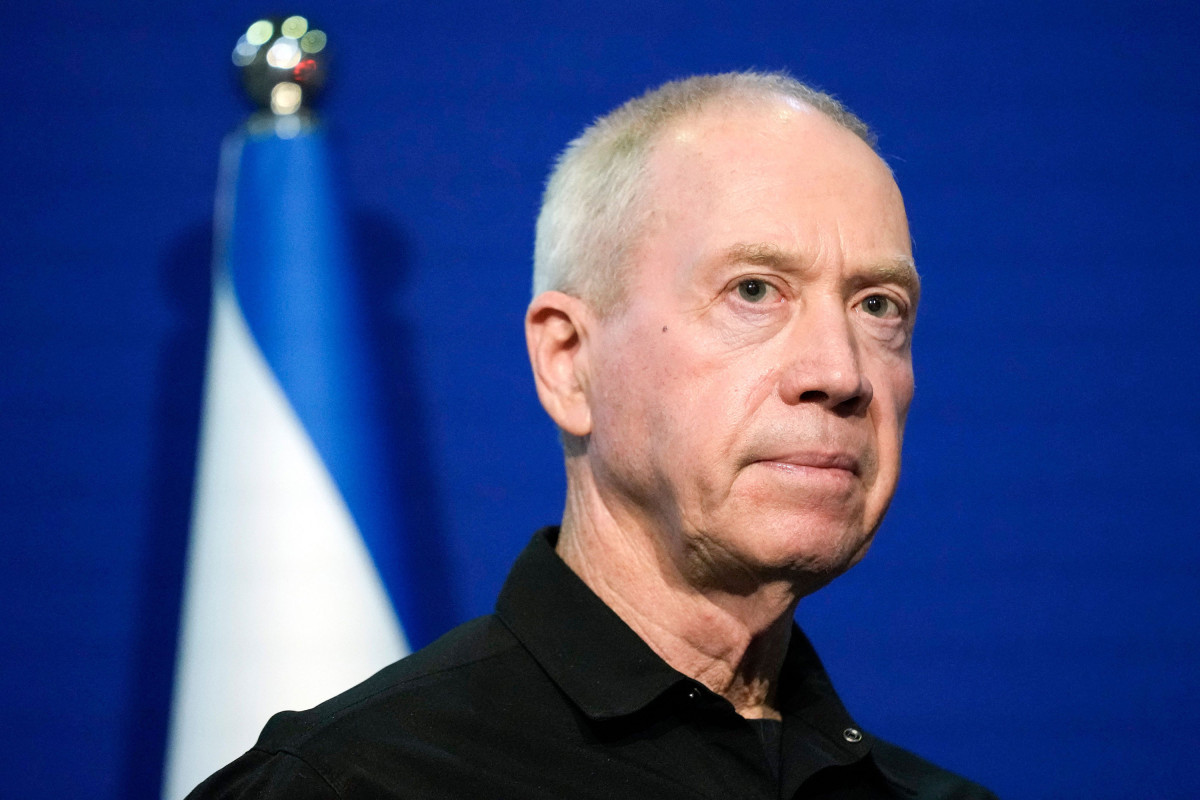 Israeli defense minister says 4-hour pauses won’t affect war effort