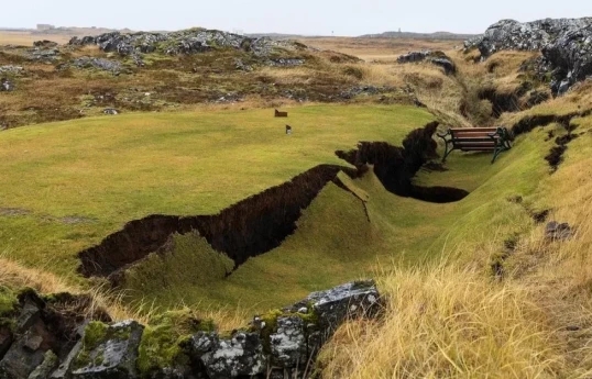 Iceland declares emergency over volcano threat