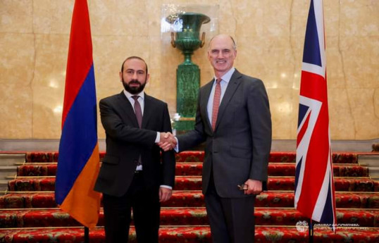 Armenian FM presented "Crossroads of Peace" project  to Leo Docherty