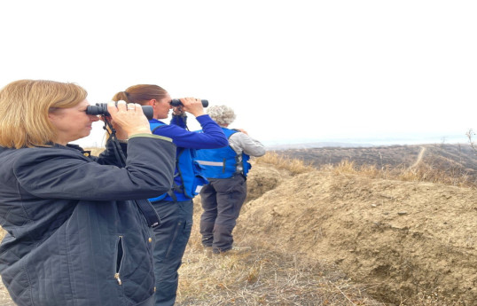 US Ambassador visits Armenia-Azerbaijan border-PHOTO 