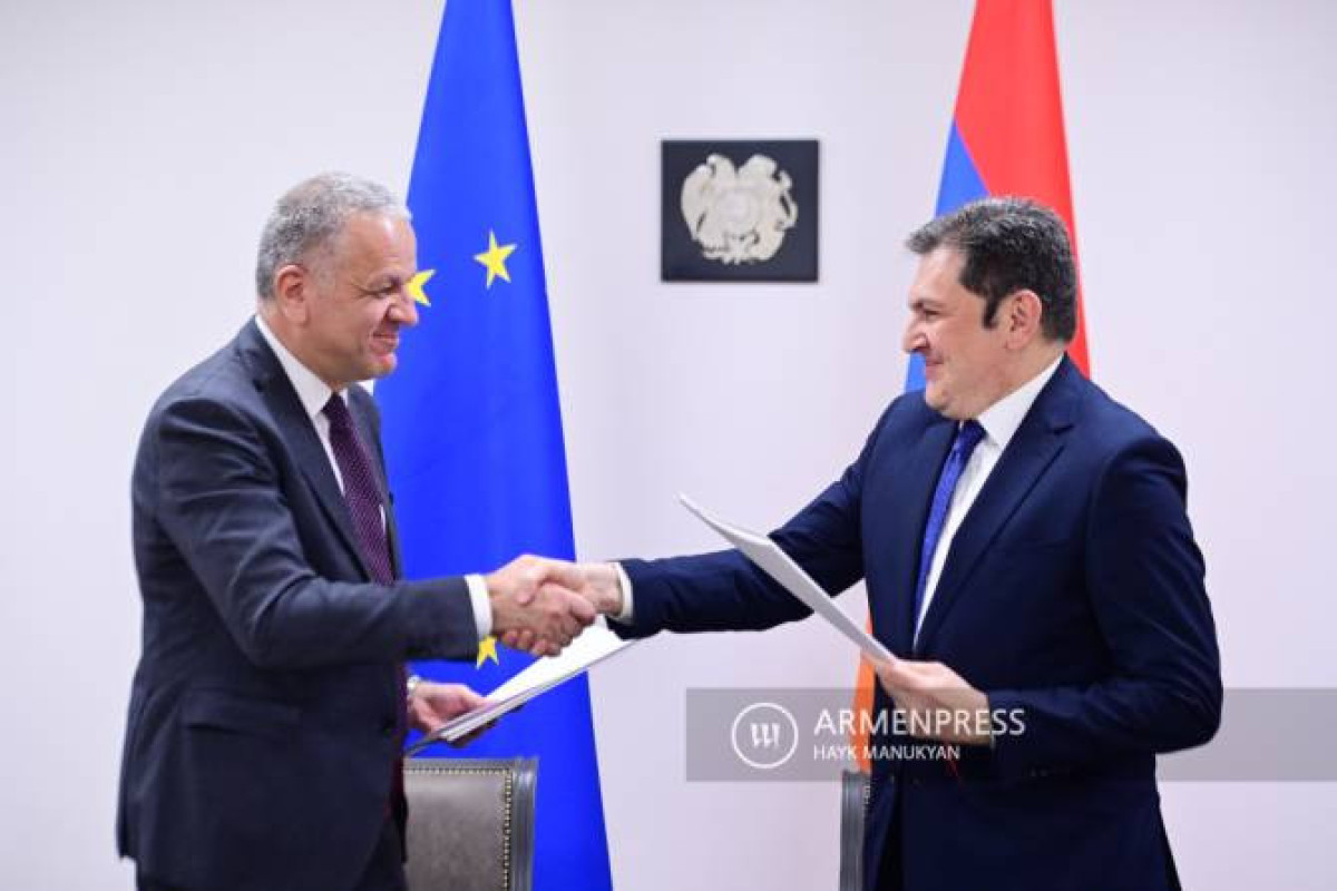 Yerevan, Brussels sign agreement on status of EU Mission in Armenia on border with Azerbaijan