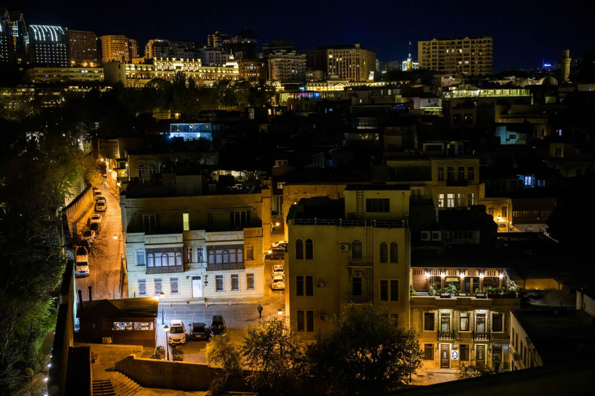 Hungarian FM pays visits to Azerbaijan