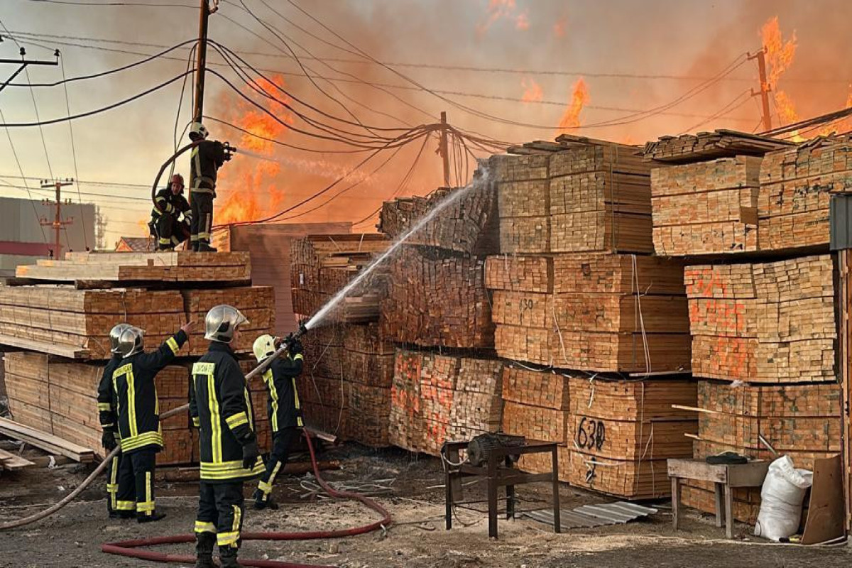 Open fire sources at Baku construction materials market extinguished -VIDEO  -UPDATED 1 