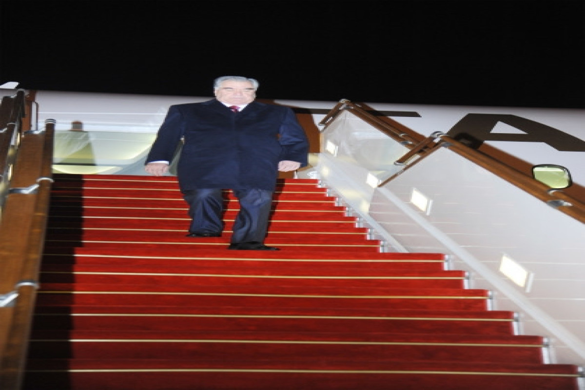 President of Tajikistan arrives in Azerbaijan for working visit