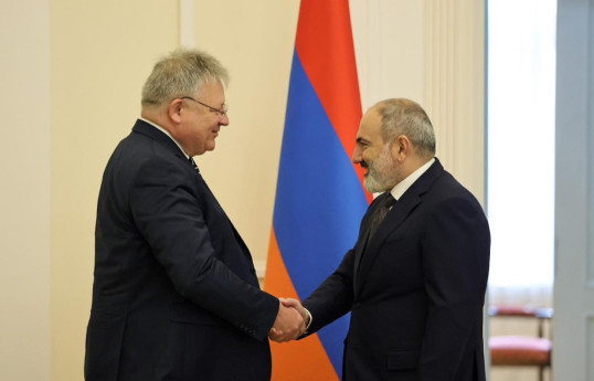 Bruno Kahl, the President of the Federal Intelligence Service of Germany and Nikol Pashinyan, Prime Minister of Armenia