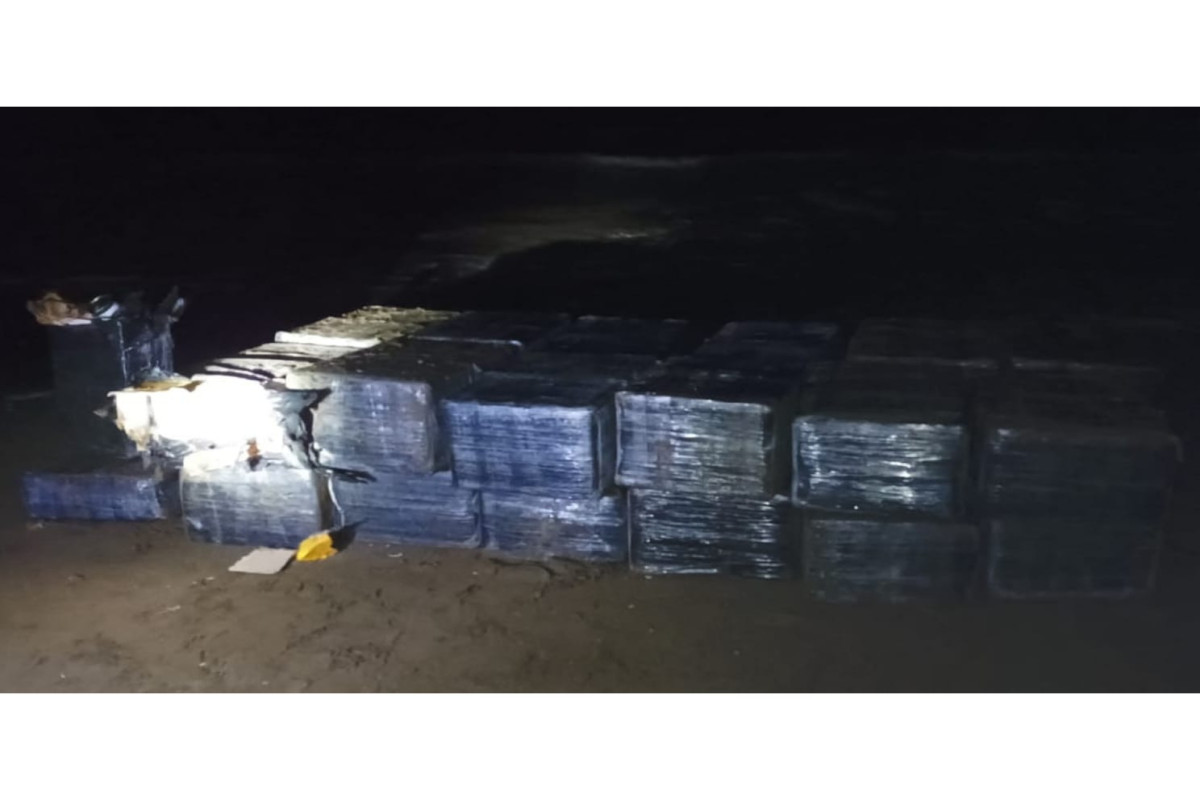 Azerbaijan Coast Guards prevented smuggling of tobacco and carpets from Iran