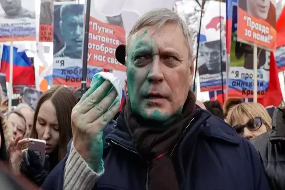 Kremlin declares former Russian PM a 