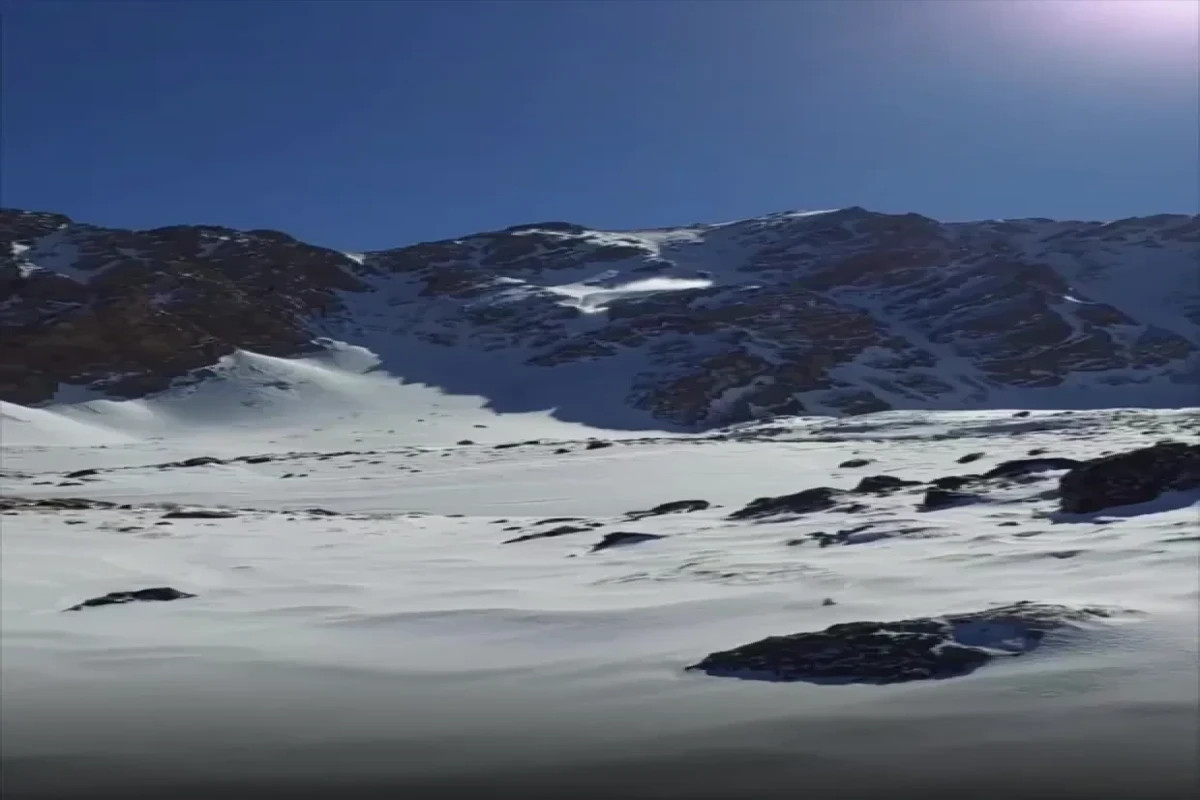 Avalanche in west Iran kills 5 mountain climbers
