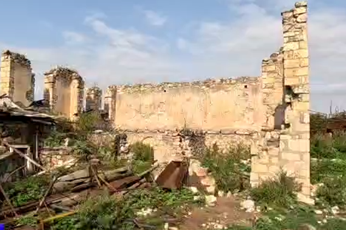 Azerbaijan reveals fact insulting ancient mosque in Malibeyli village of Shusha by Armenia-VIDEO 