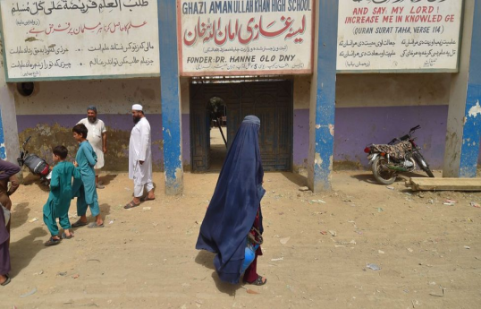 Pakistan orders 1.7 million Afghans out of country