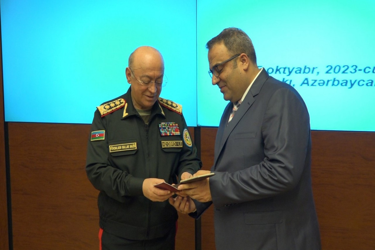 Azerbaijani Minister awards specialists providing psychological assistance regarding Patriotic War -PHOTO 