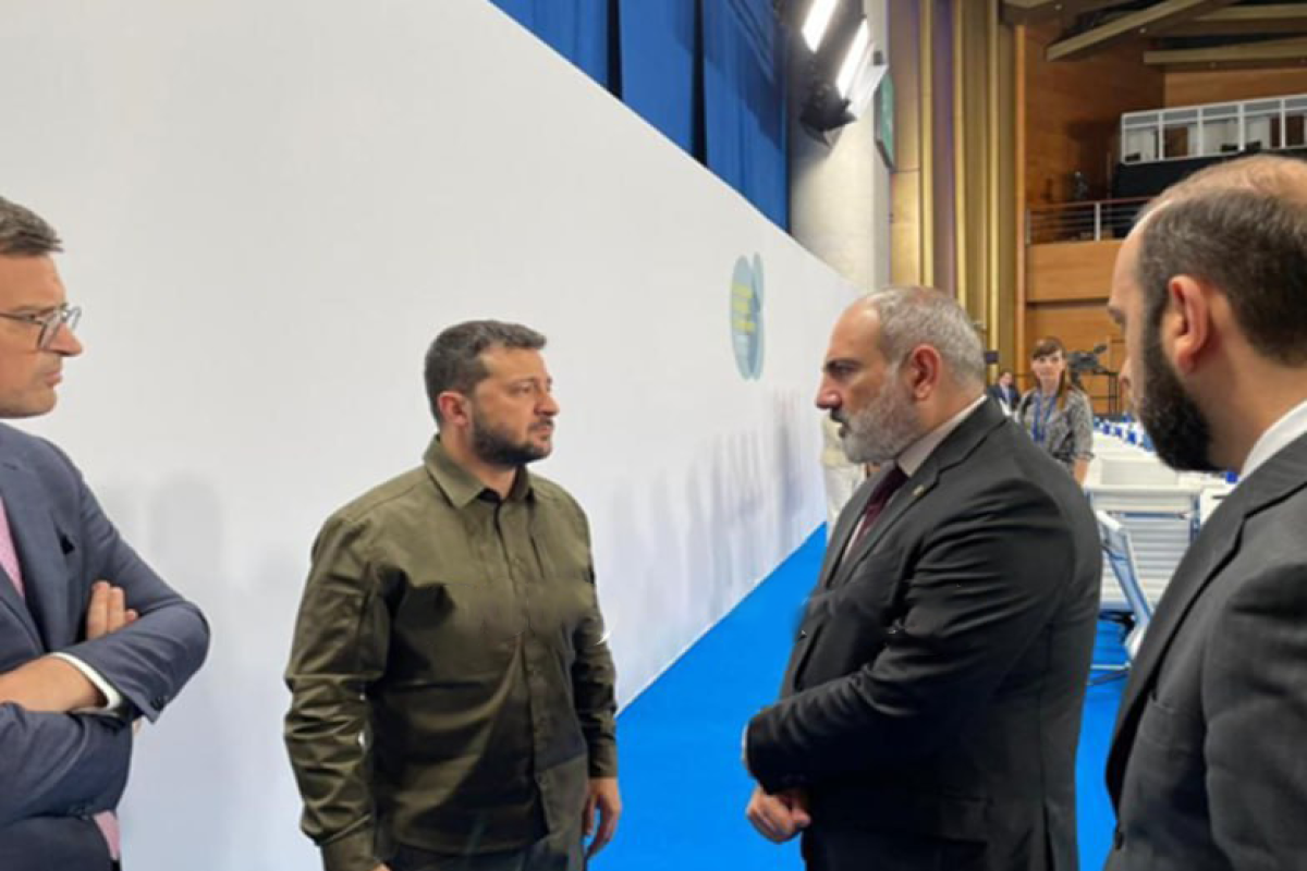 Armenian PM met with Ukrainian President in Granada -UPDATED 
