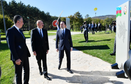 President Ilham Aliyev and Prime Minister Irakli Garibashvili viewed photo exhibition dedicated to 100th anniversary of National Leader Heydar Aliyev in Tbilisi-PHOTO 