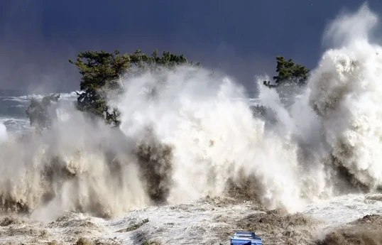 Tsunami alert issued in Japan