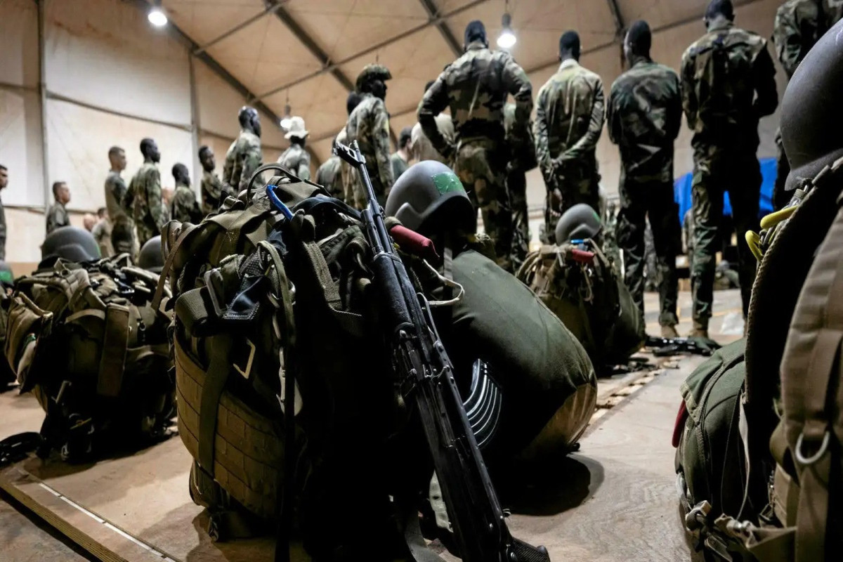 France begins withdrawing its troops from Niger