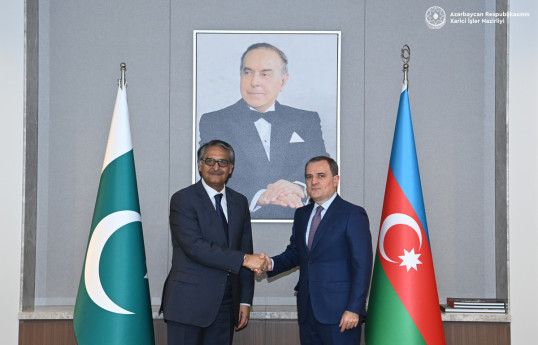 Minister of Foreign Affairs of Pakistan Jalil Abbas Jilani and Minister of Foreign Affairs of Azerbaijan Jeyhun Bayramov