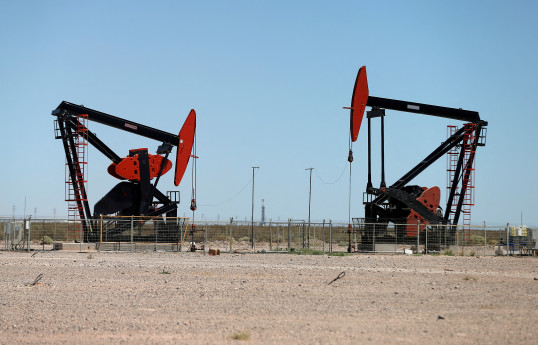 U.S. crude supplies down, other petroleum data mixed